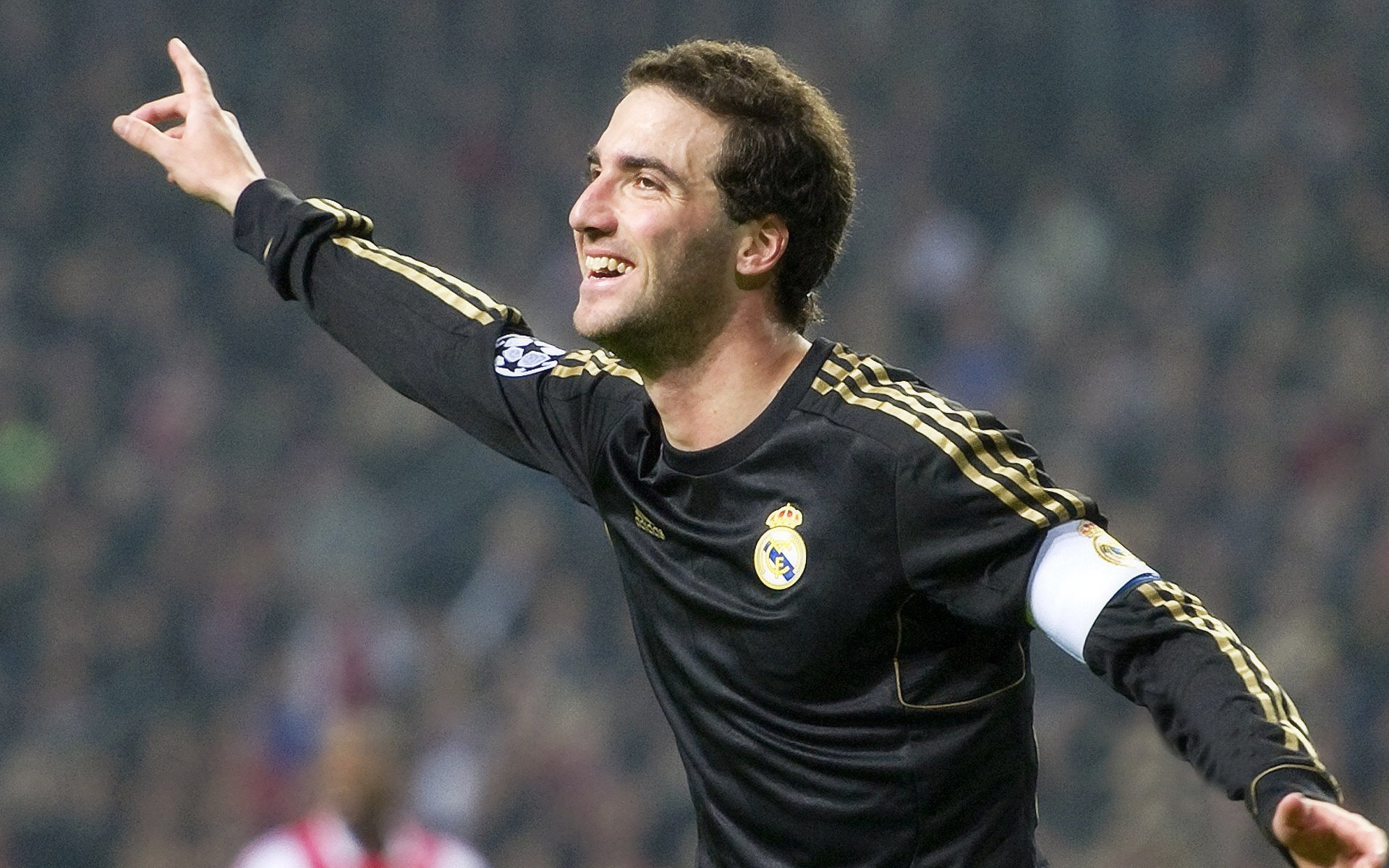 爱游戏娱乐网址-_多夫特带领奇才逆转战局_，多特莱万多夫斯基